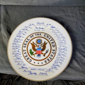 Great Seal of the United States Commemorative Plate showcasing1993 Bill Clinton